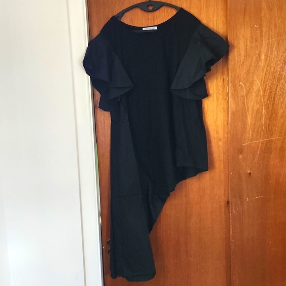 NWOT size M asymmetrical black top - Picture 2 of 4